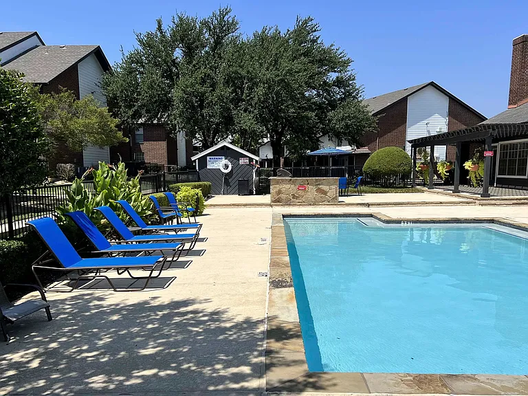 The Pinnacle Apartments — Photo 15