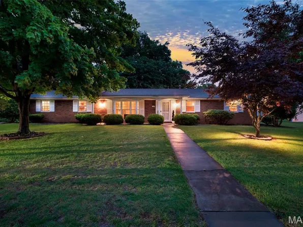 208 Division Dr, Collinsville, IL 62234