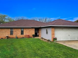 509 Church St, Valley View, TX 76272