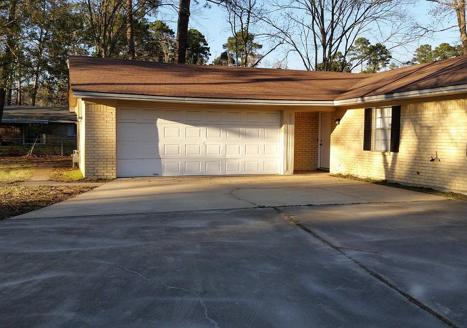 1st image of 6 Woodhue Ct