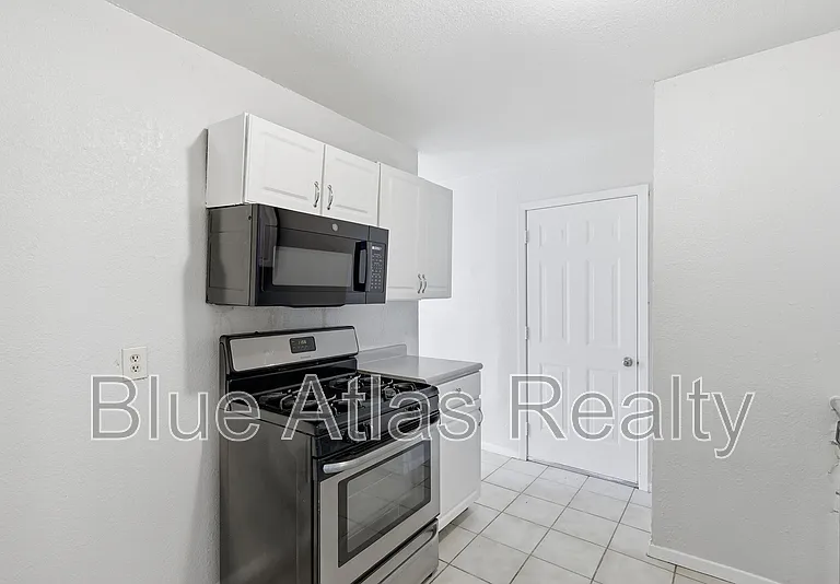 5055 Virgil St — Photo 6