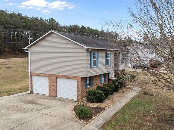 2nd image of 120 Rockwell Place Ct