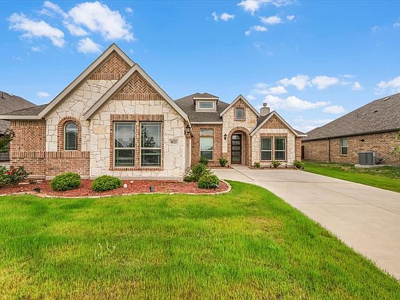 5th image of 1021 Longbow Ln