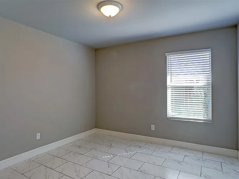 1409 Waterford Dr — Photo 9