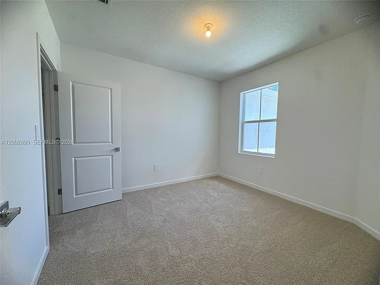 178 NE 14th Ave — Photo 30