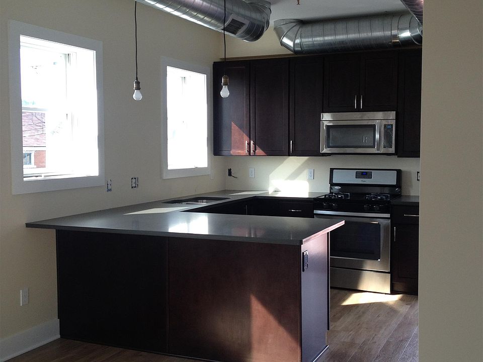 2nd image of 120 44th St #2