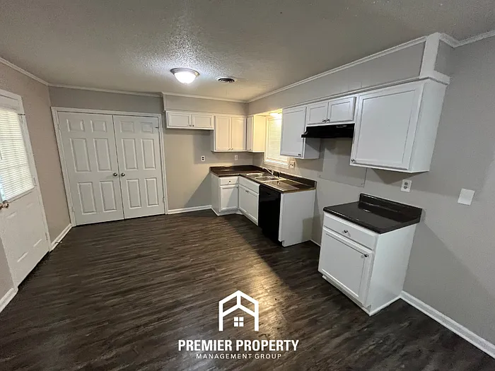 3165 Mackham Ave — Photo 5