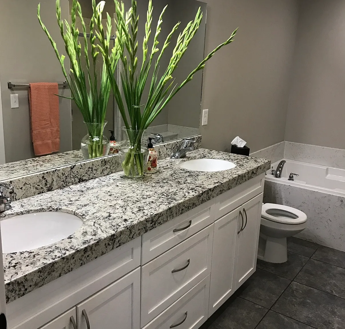 4 bed, 3.5 bath, 2283 sqft, $2,650 — Photo 4