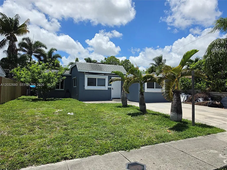 5225 NE 4th Ave — Photo 2