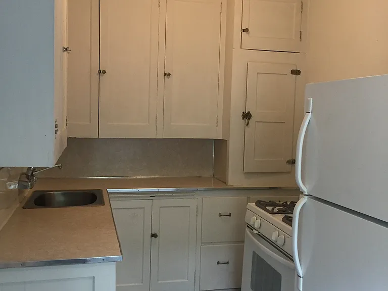 1334 NW 25th Ave — Photo 4