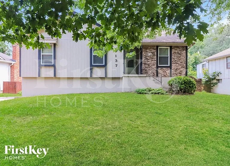 9137 E 90th Ter — Photo 1