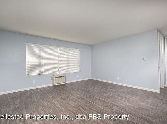 3rd image of 4471 44th St APT 204