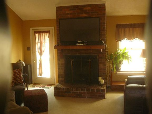2nd image of 25 Pineview Dr