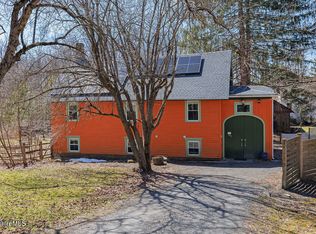 230 1/2 Grove St, Great Barrington, MA 01230