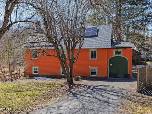 230 1/2 Grove St, Great Barrington, MA 01230