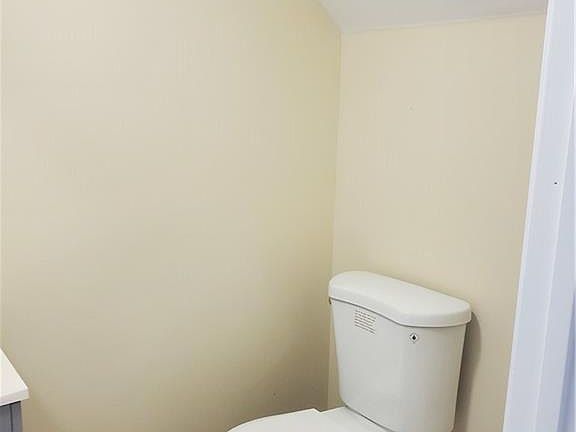 4th image of 5044 Westlake Dr