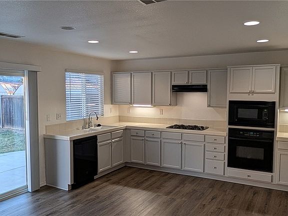 4th image of 28551 Eagle St