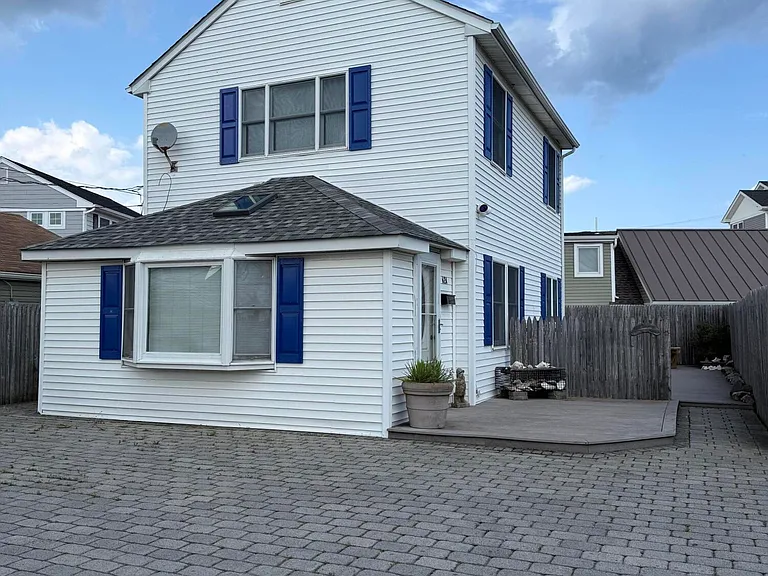 62A Inlet Dr — Photo 1