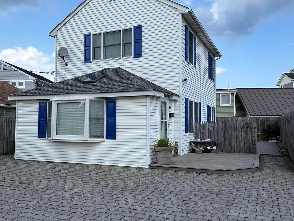 62A Inlet Dr