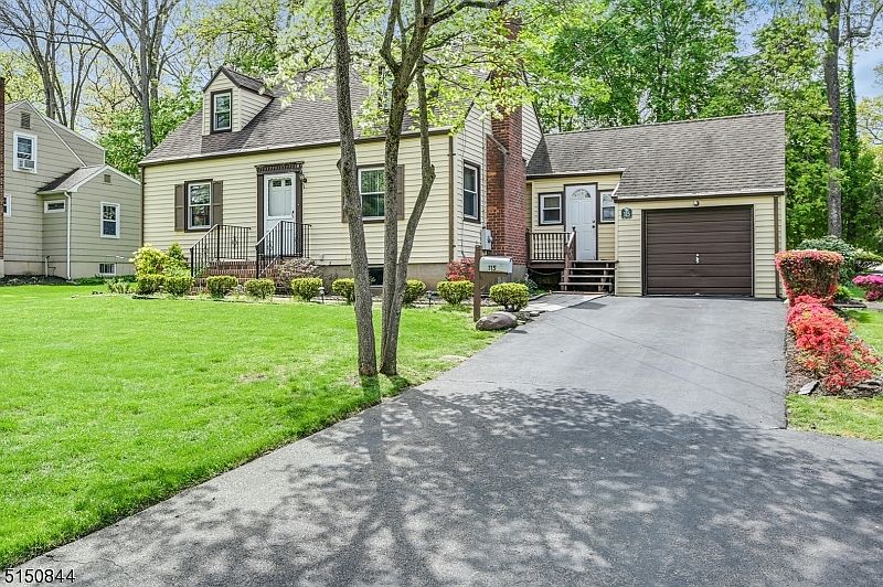 115 Oakwood Dr, Wayne, NJ 07470 | Zillow