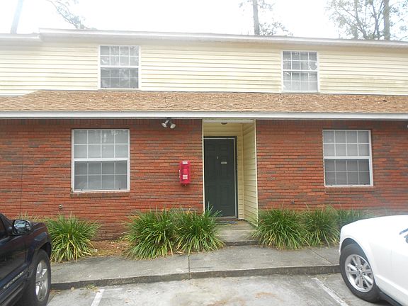 2nd image of 1909 Bellevue Way