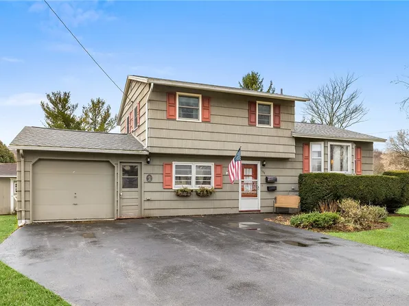 104 Blueberry Ln, Syracuse, NY 13219