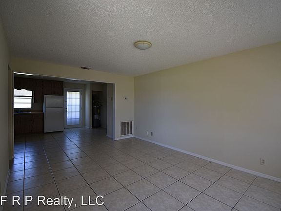 2nd image of 1587 N C #470-unit 1