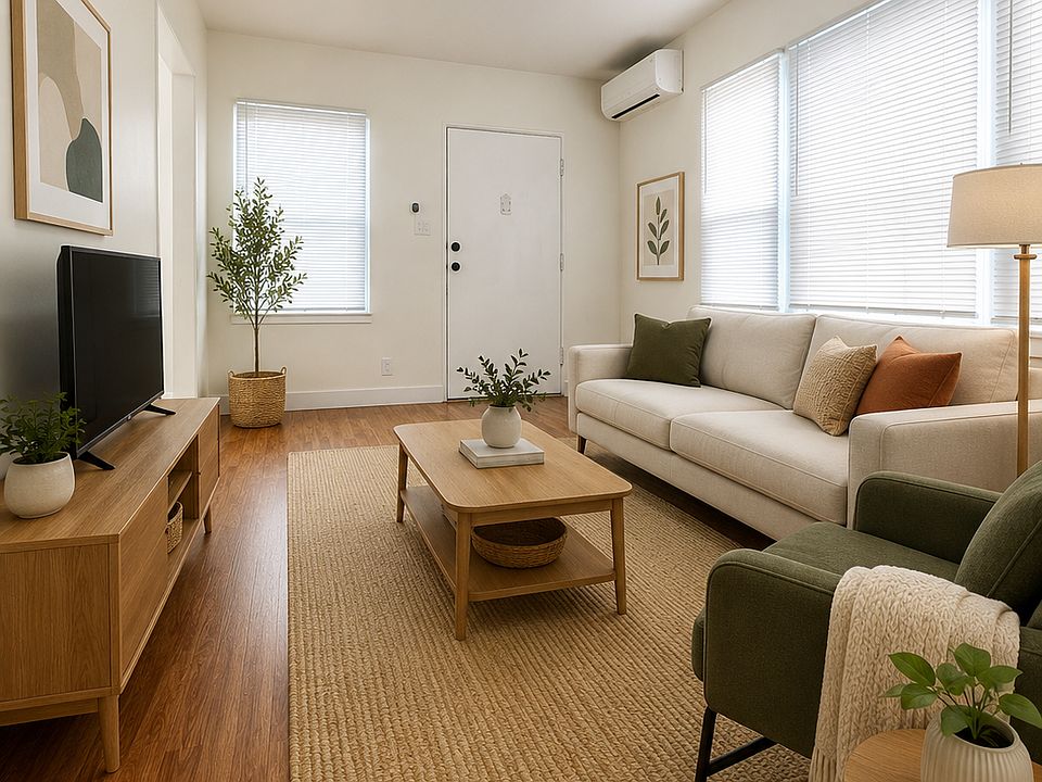 1st image of 3039 S Bronson Ave Unit 1/2