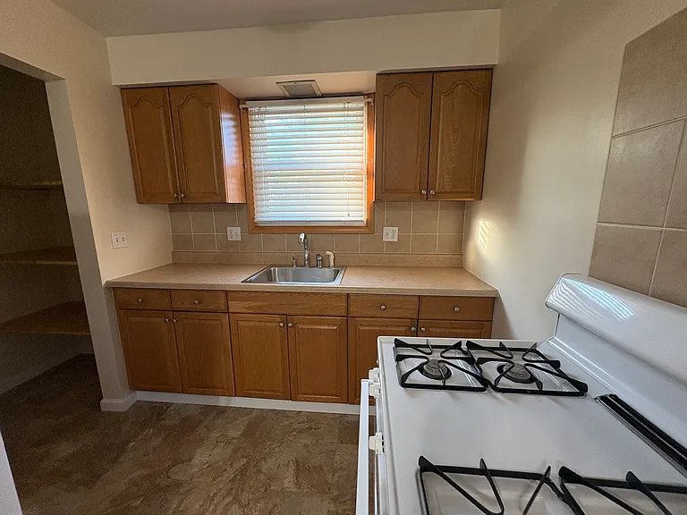 142 Coale Ave #2 — Photo 4
