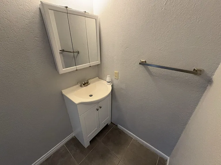 1704 Big Bend Dr — Photo 10