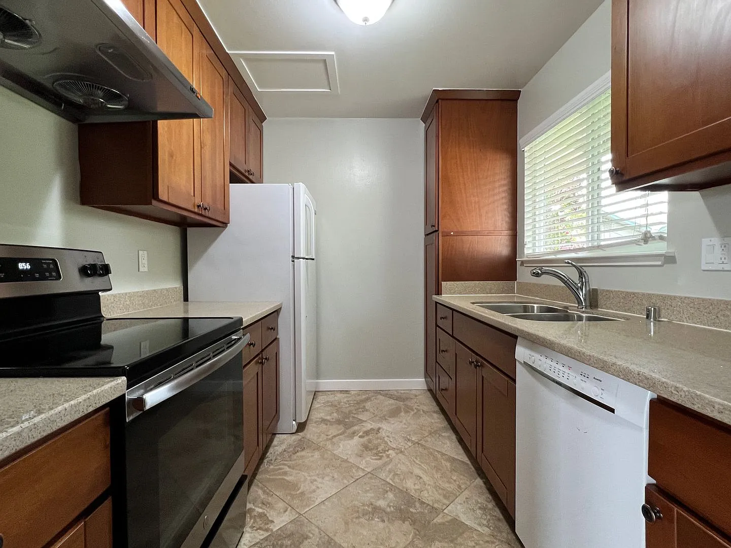 Terry Way 10302 — Photo 3