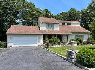 49 Desorbo Dr, Southington, CT 06489
