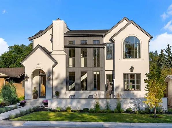 370 Capri Cres NW, Calgary, AB T2L 1B2