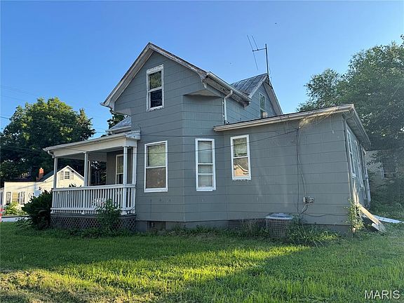 3rd image of 251 La Haye St