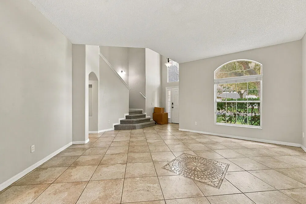 4 bed, 2.5 bath, 2341 sqft, $2,740 — Photo 4