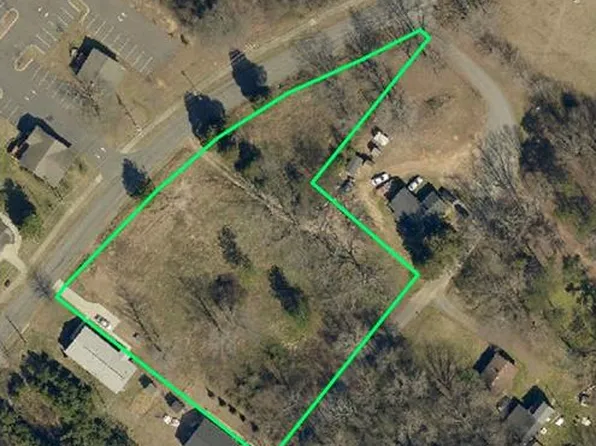 404 Crestdale Rd, Matthews, NC 28105