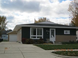 831 Oliver St, Saint Marys, OH 45885
