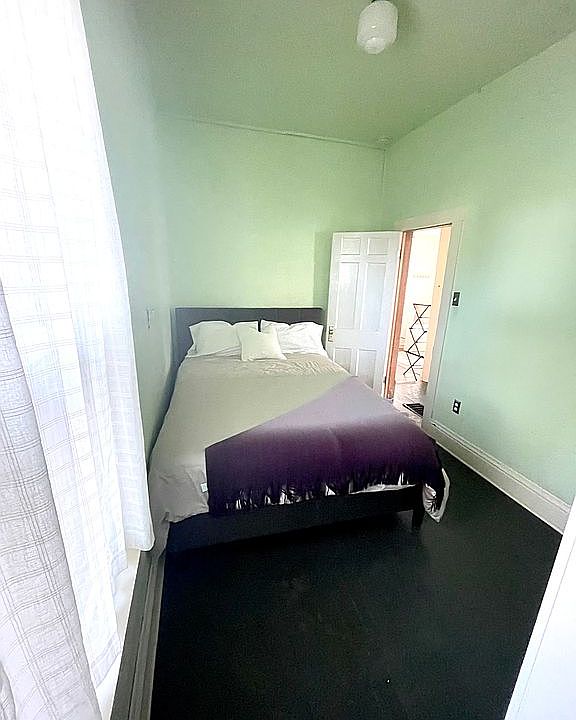 1st image of 421 Ann Ave