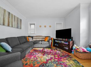 48 Lawton Rd #R, Riverside, IL 60546