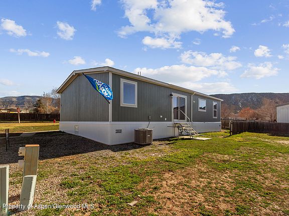 3rd image of 16 Bent Creek Cir