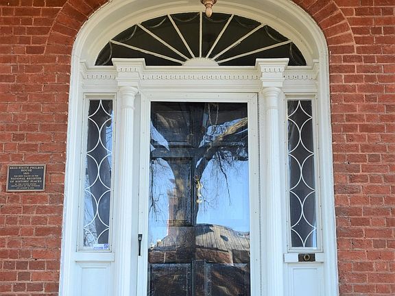 3rd image of 208 W Nelson St .87 Acres