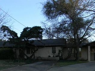 537 E 3rd St, Hico, TX 76457