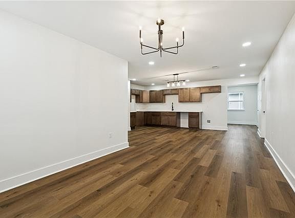 5th image of 4917 Rosalia Dr