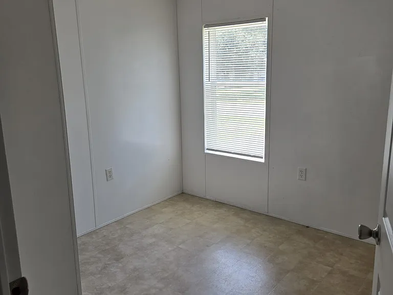 613 Anna Ave — Photo 10