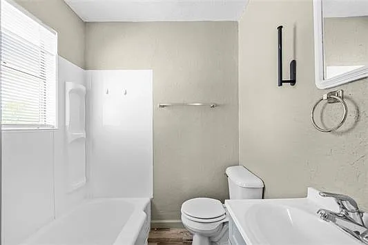 1 bed, 800 sqft, $550 — Photo 2