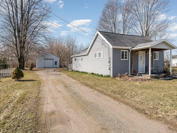 8636 E Monroe Rd, Wheeler, MI 48662