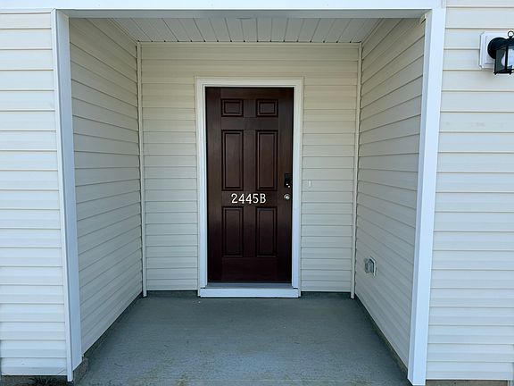 3rd image of 2445 Brookville Dr #B