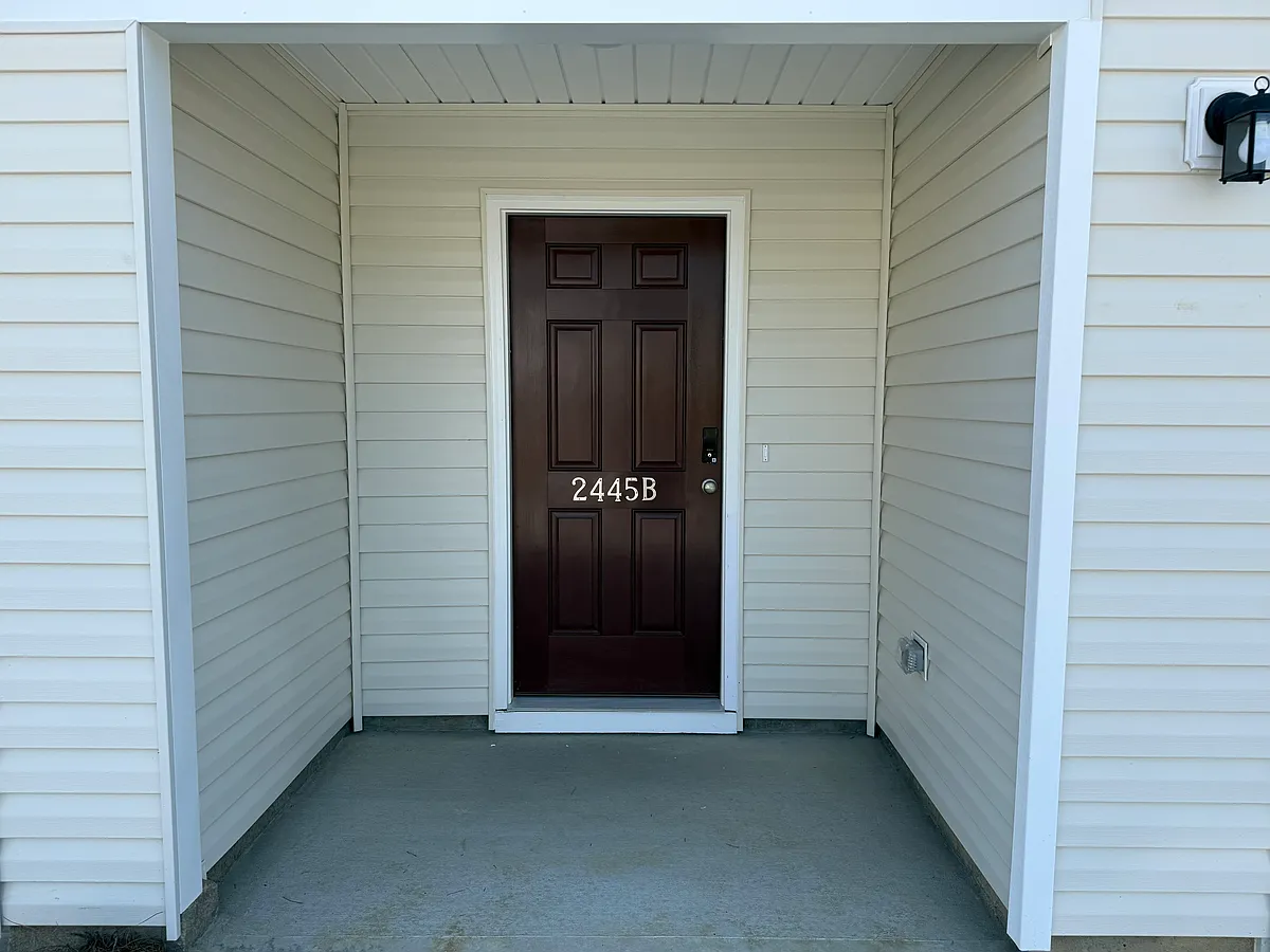 Building Photo - 2445 Brookville Dr #B
