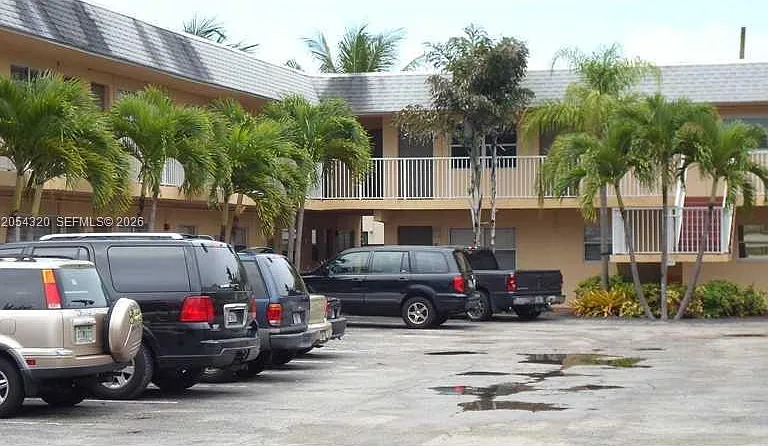 4061 N Dixie Hwy #31 — Photo 3