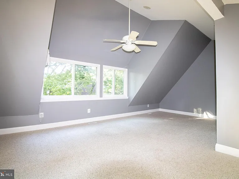 1127 Thackary Ct — Photo 26